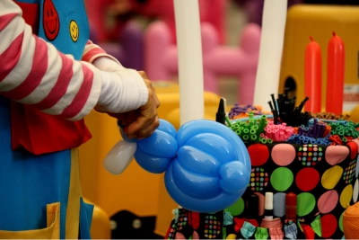 close up of balloon artist