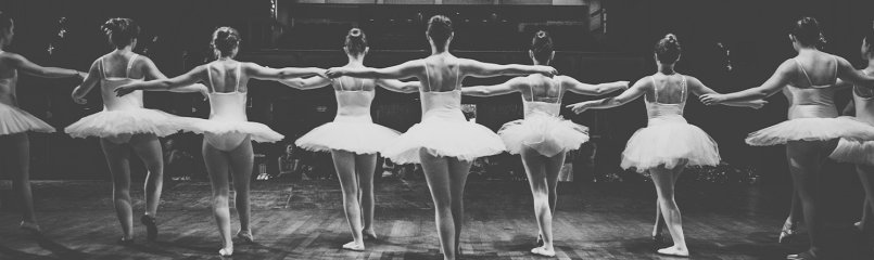 ballerinas on stage